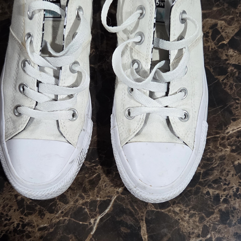 Converse All-Stars Women's Size 6